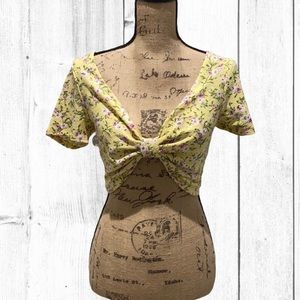 NWT Blue blush crop top yellow size M